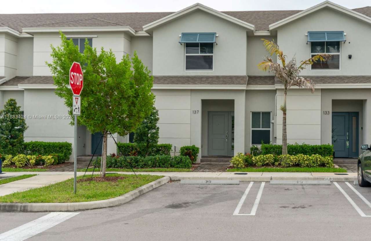 137 Northeast 3rd Ct