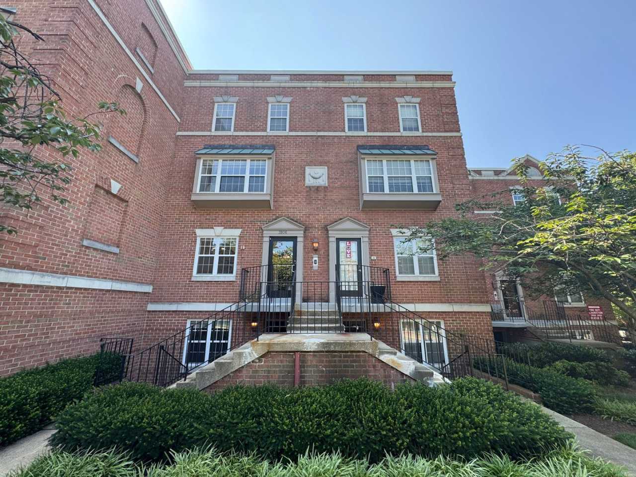 Bright and Cozy 1 Bed 1 Bath Condo In Beautiful Cleveland Park