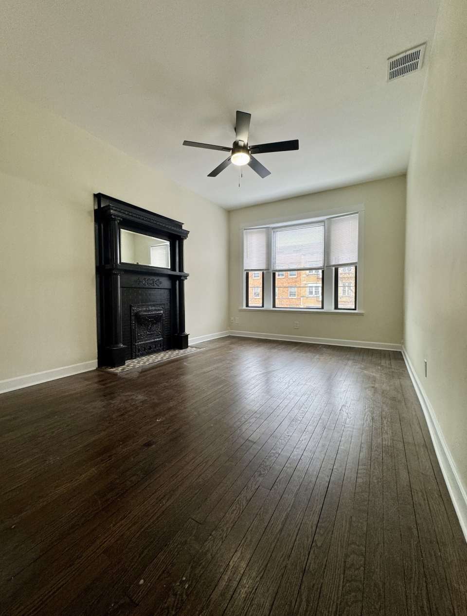 5941 N. Broadway #2N