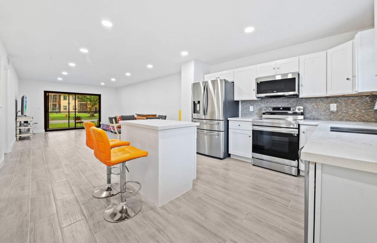 Fully Renovated 2 Bed / 2 Bath – Everything New!