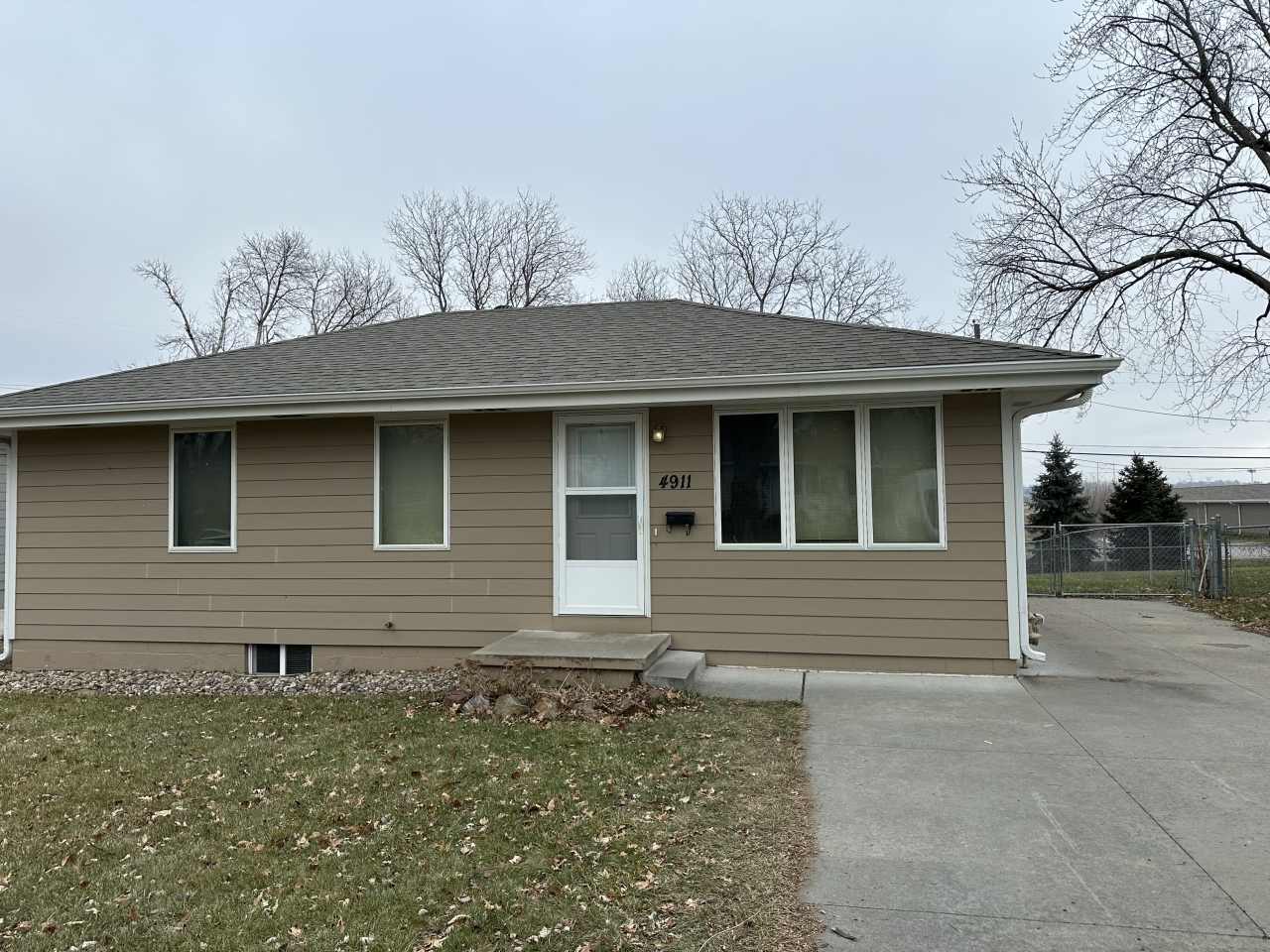 4911 Sunset Drive