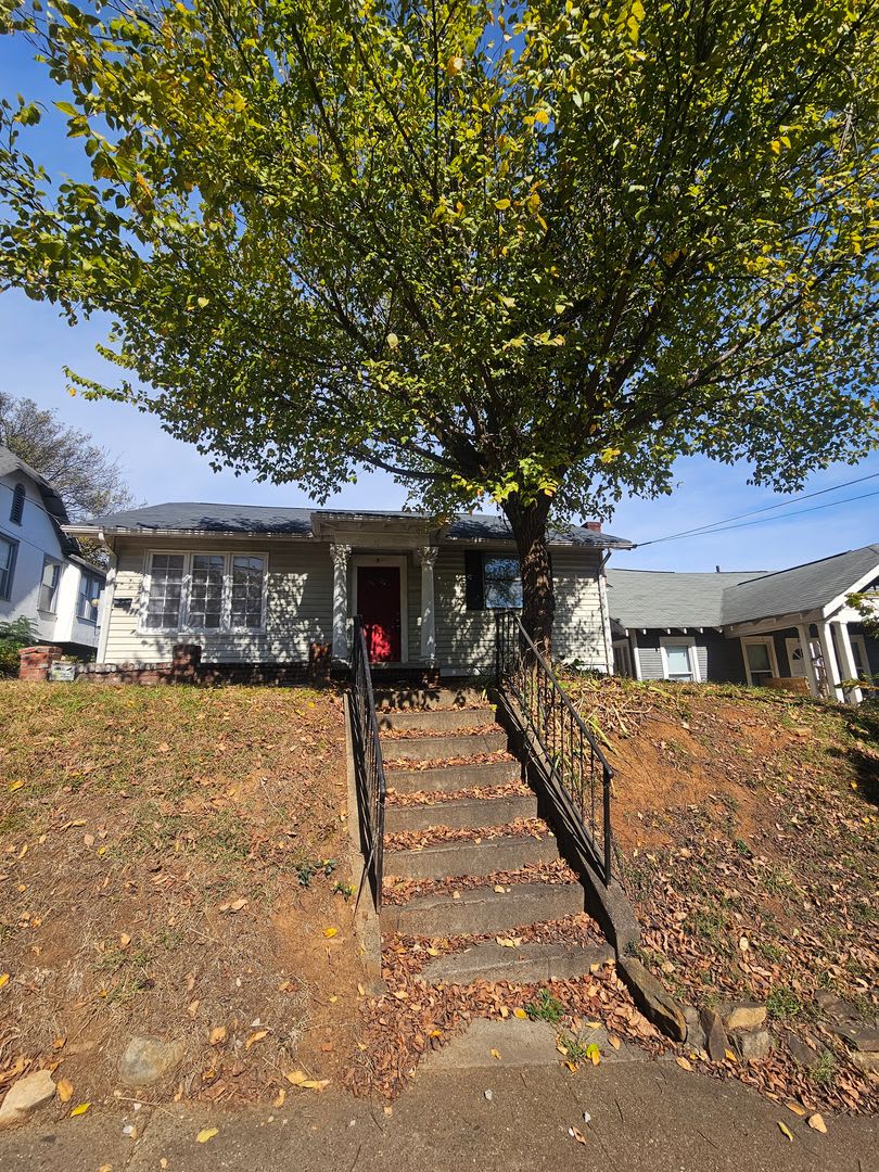 Welcome to 1033 E 5th Street – Your Ideal Downtown Chattanooga Home!