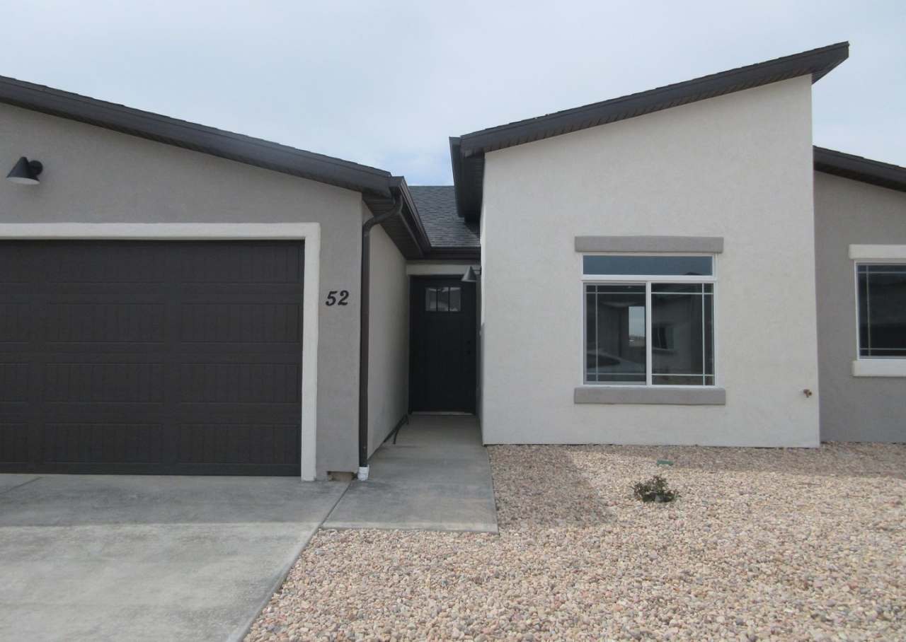 Newer 3 bedroom, 2 bath, one level home in Sycamore Trail