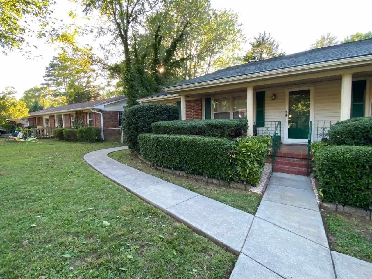 3009 Oakland Drive NW