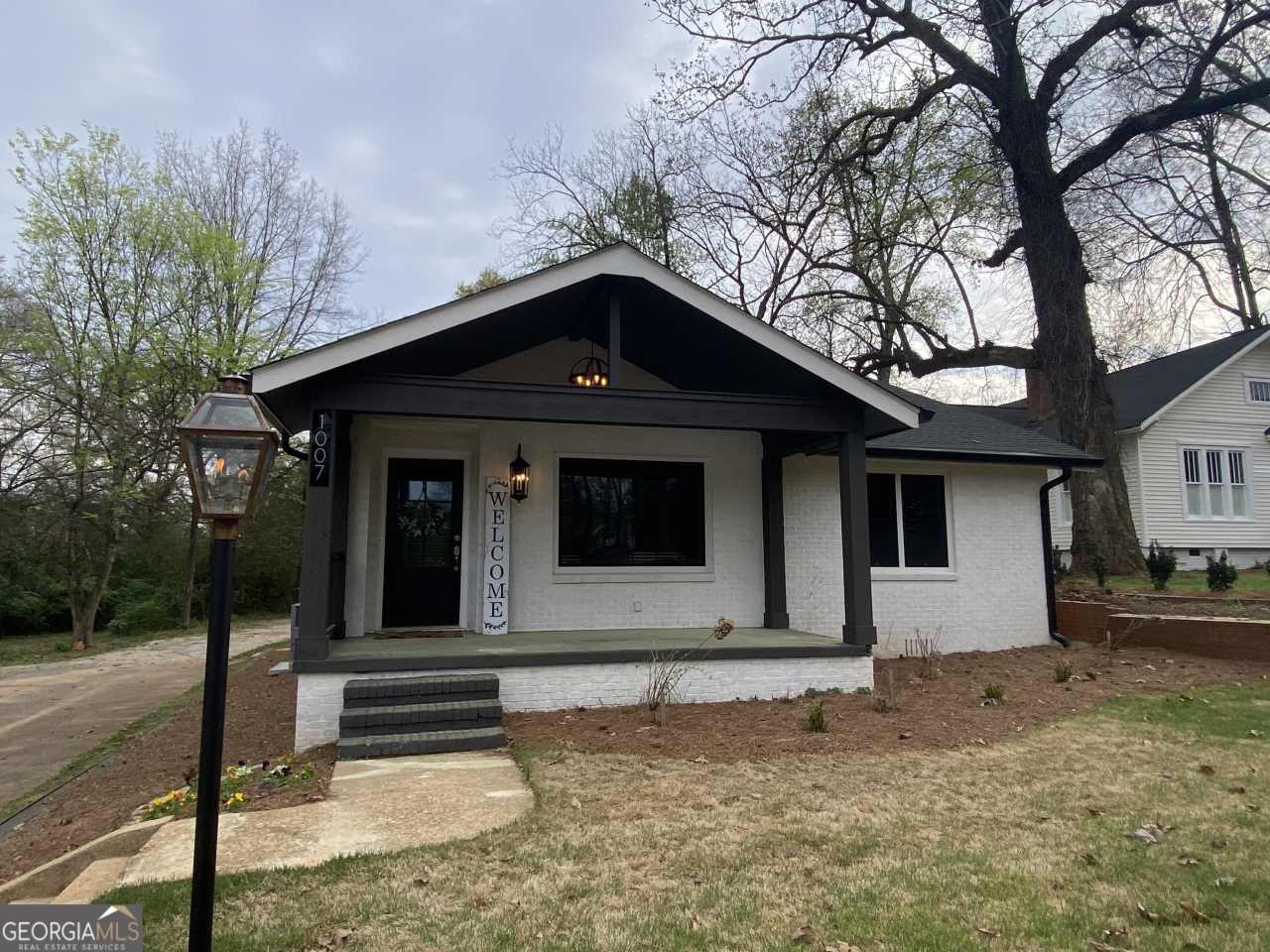 1007 Vernon Street unit: B