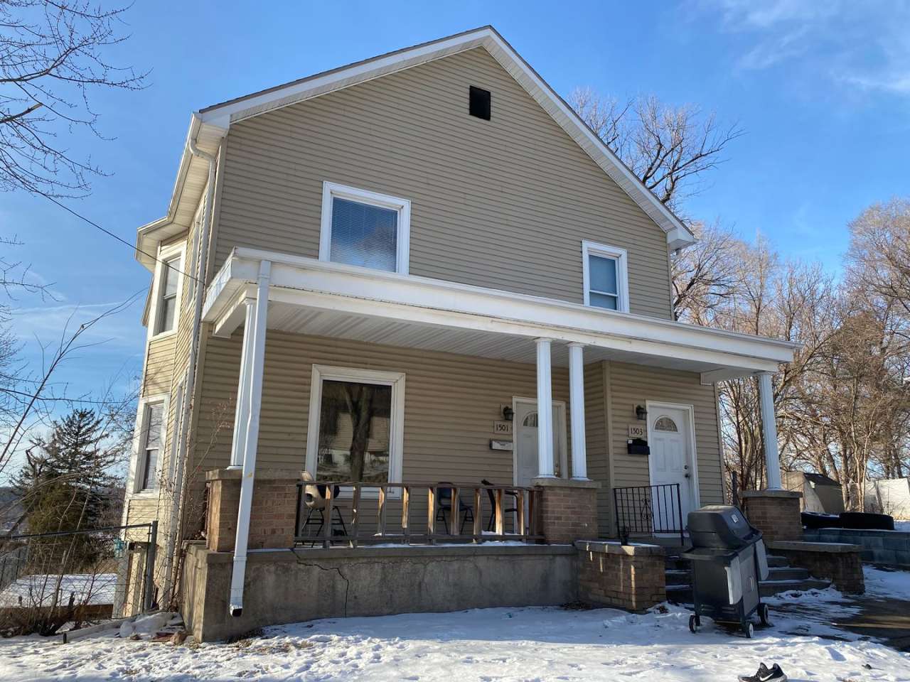 RENT SUX - 1501 MCDONALD ST