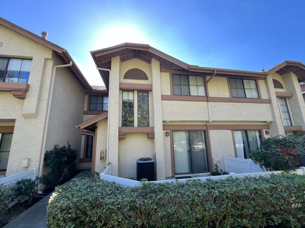Beautiful 2 Bed / 2.5 Bath Condo in Fullerton