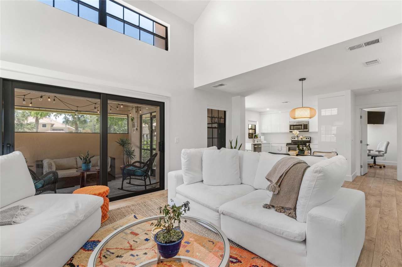 376 Prestwick Circle 3