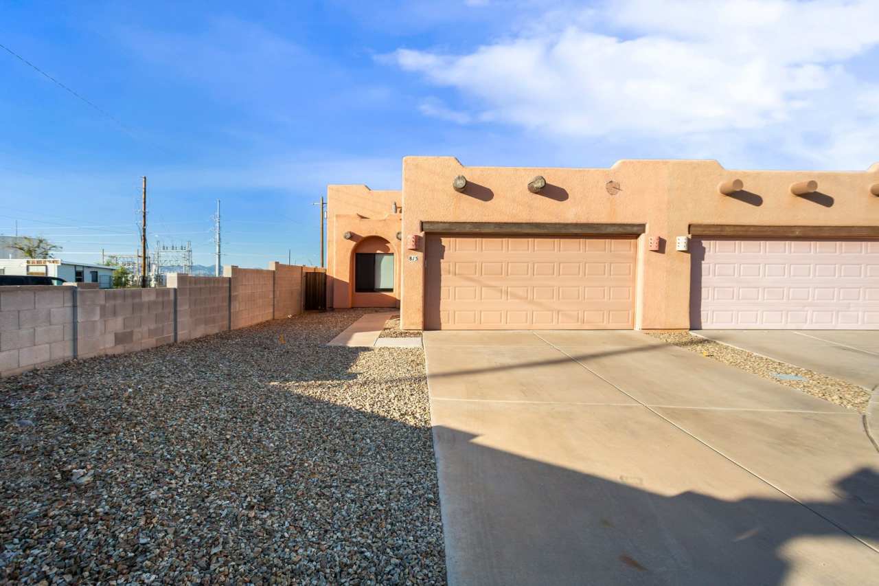 2 Bedroom Townhome Super Convenient to Fort Huachuca