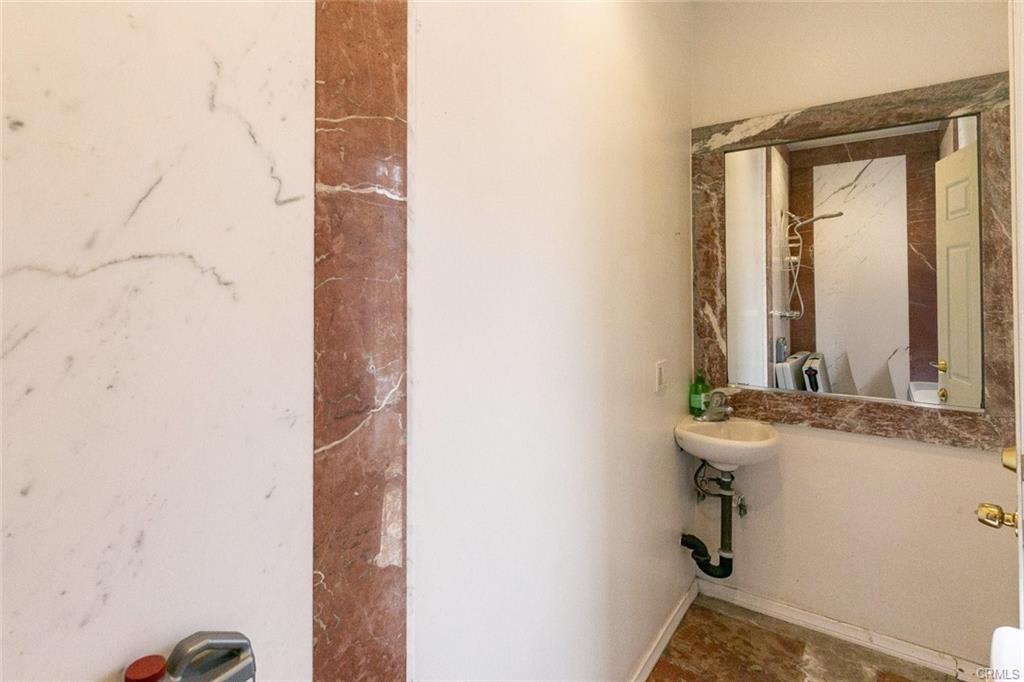 7935 Hazeltine Avenue