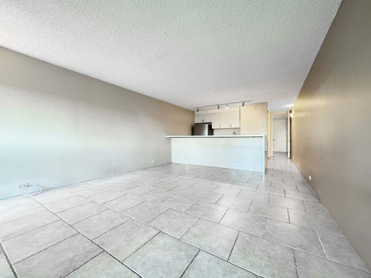 Pet Friendly Pualei Circle Condo with One Parking and A/C