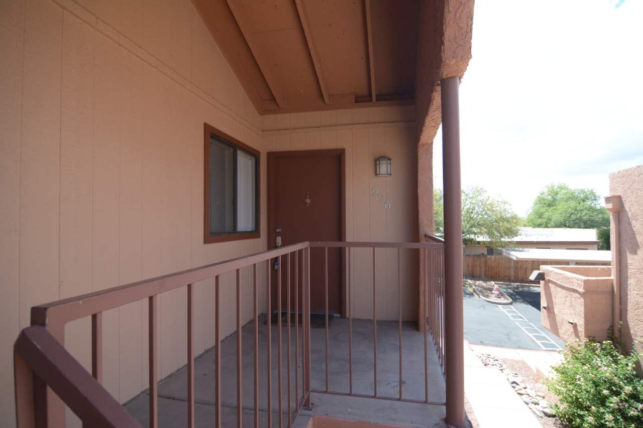 Recently Remodeled 2 Bedroom 2 Bath Condo! Close to the U of A!
