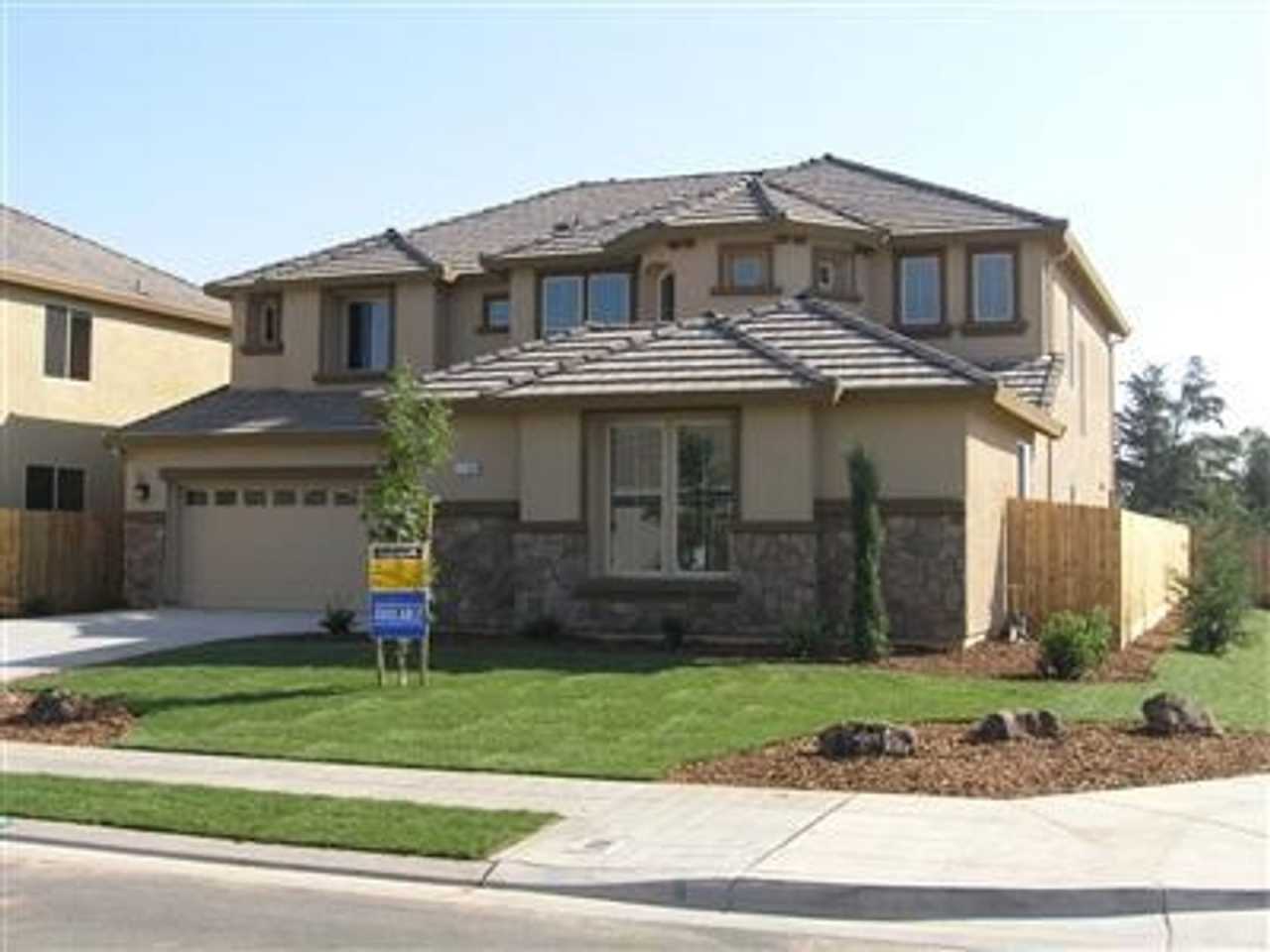 Location, location, location!! 5 Bedroom / 3 Bathroom for Rent $3,500