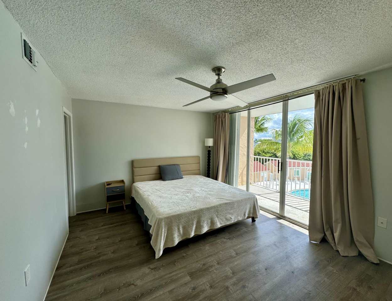 3930 S Roosevelt Boulevard