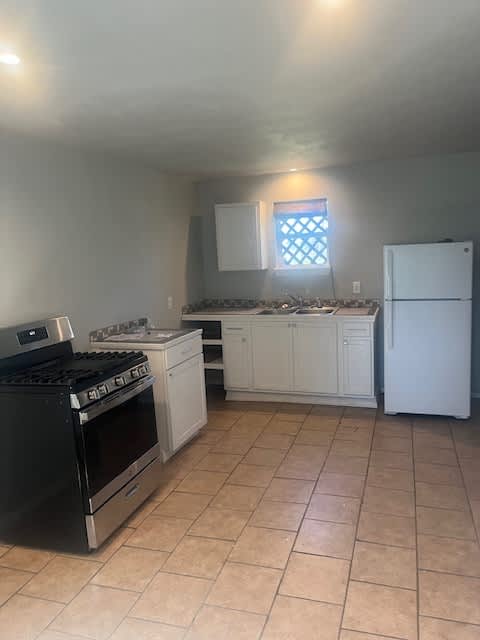 5610 Hall Avenue - 1/2