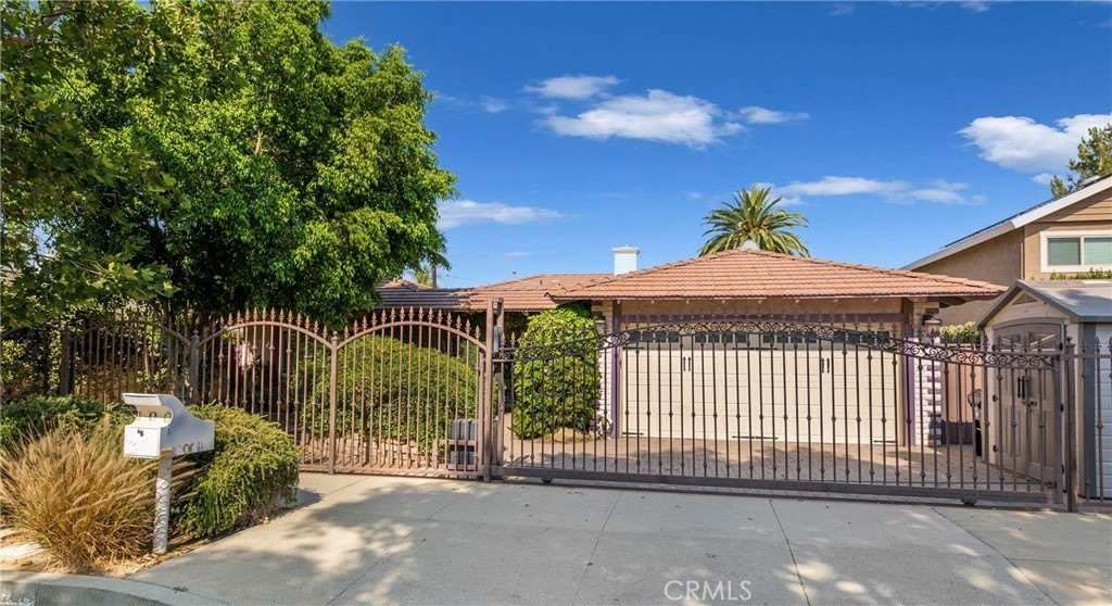 10000 Eton Avenue