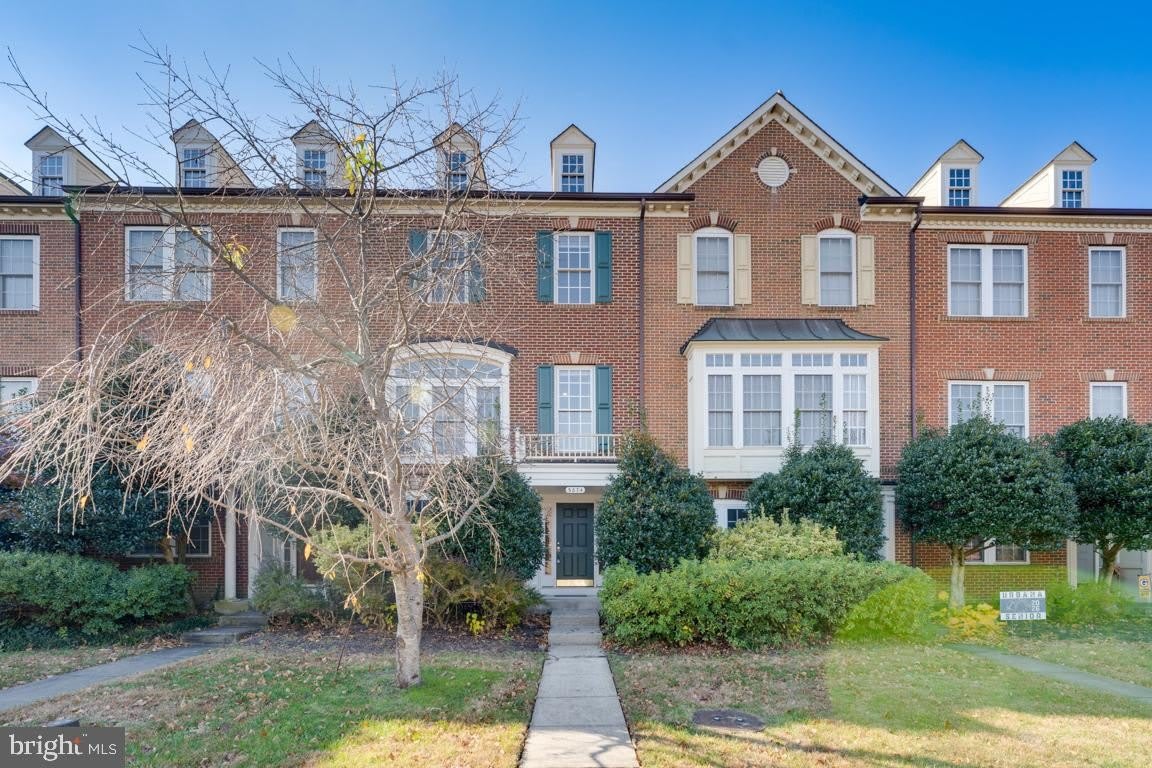 3874 CARRIAGE HILL Drive