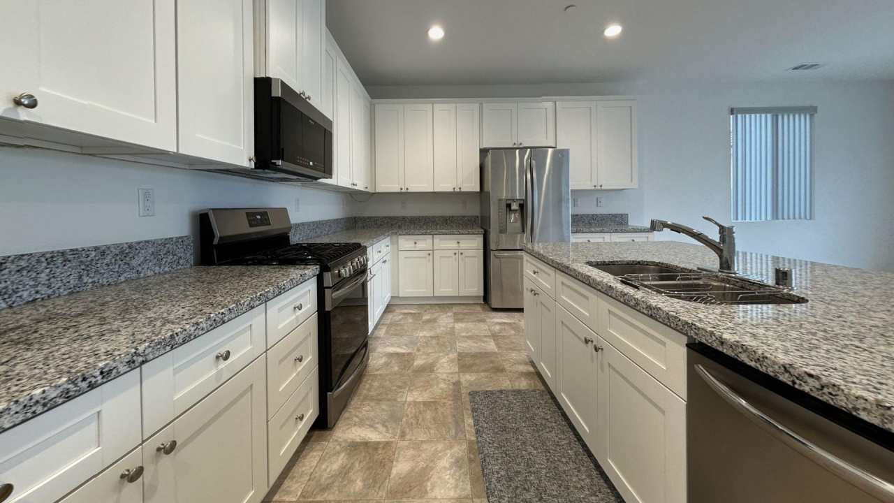 MOVE IN SPECIAL!! Charming 3 Bedroom 2 Bathroom Home located in Hemet!