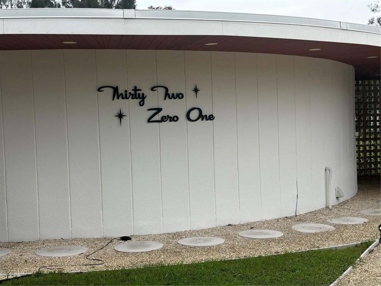 3201 PEACHTREE STREET