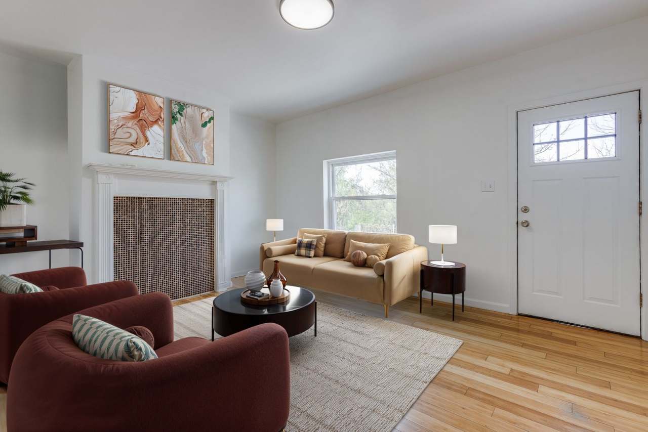 Available NOW - BEAUTIFULLY RENOVATED 3 Bedroom Home in the South Side Slopes!