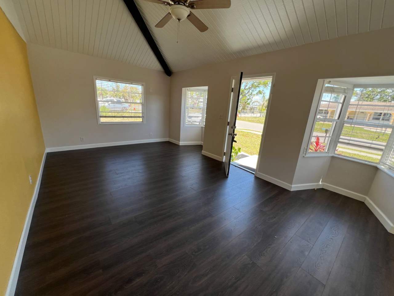 1025 11th Avenue West