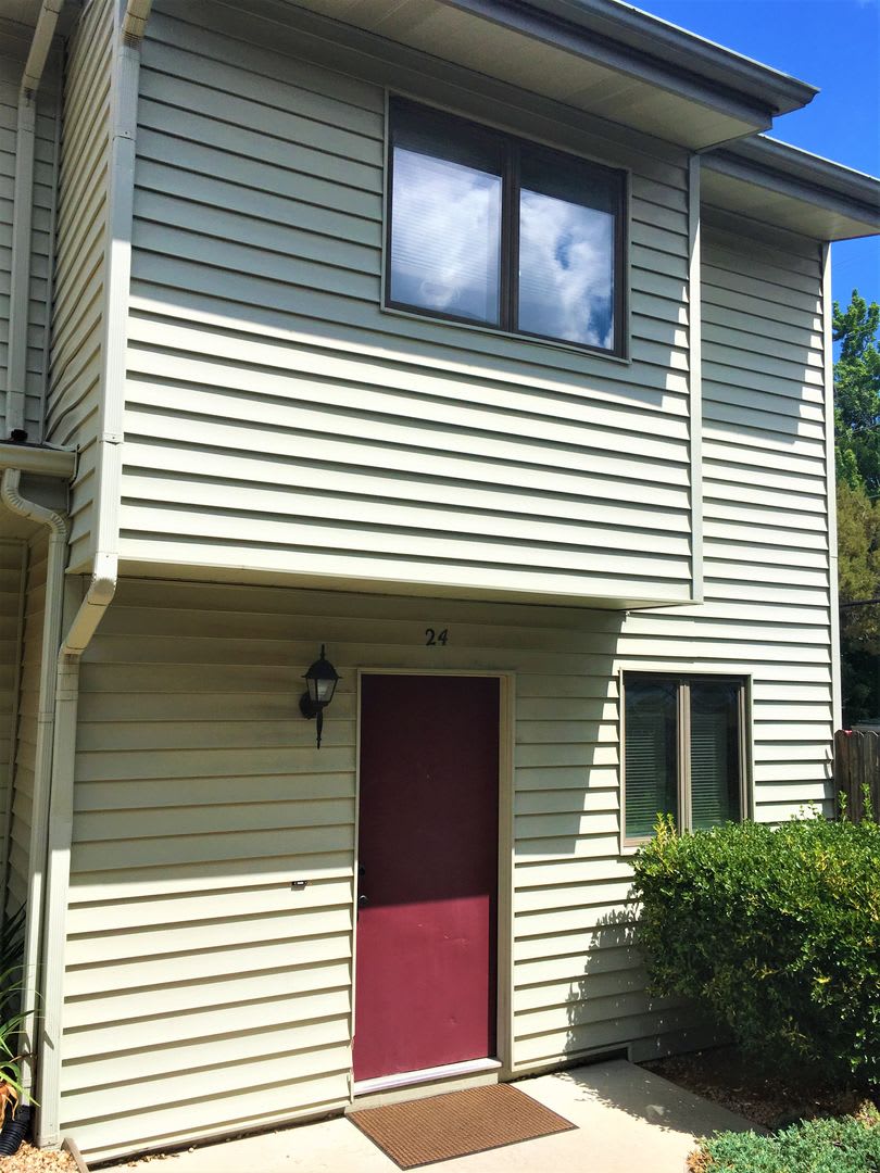 APPLY NOW - 1242 Stetson 24