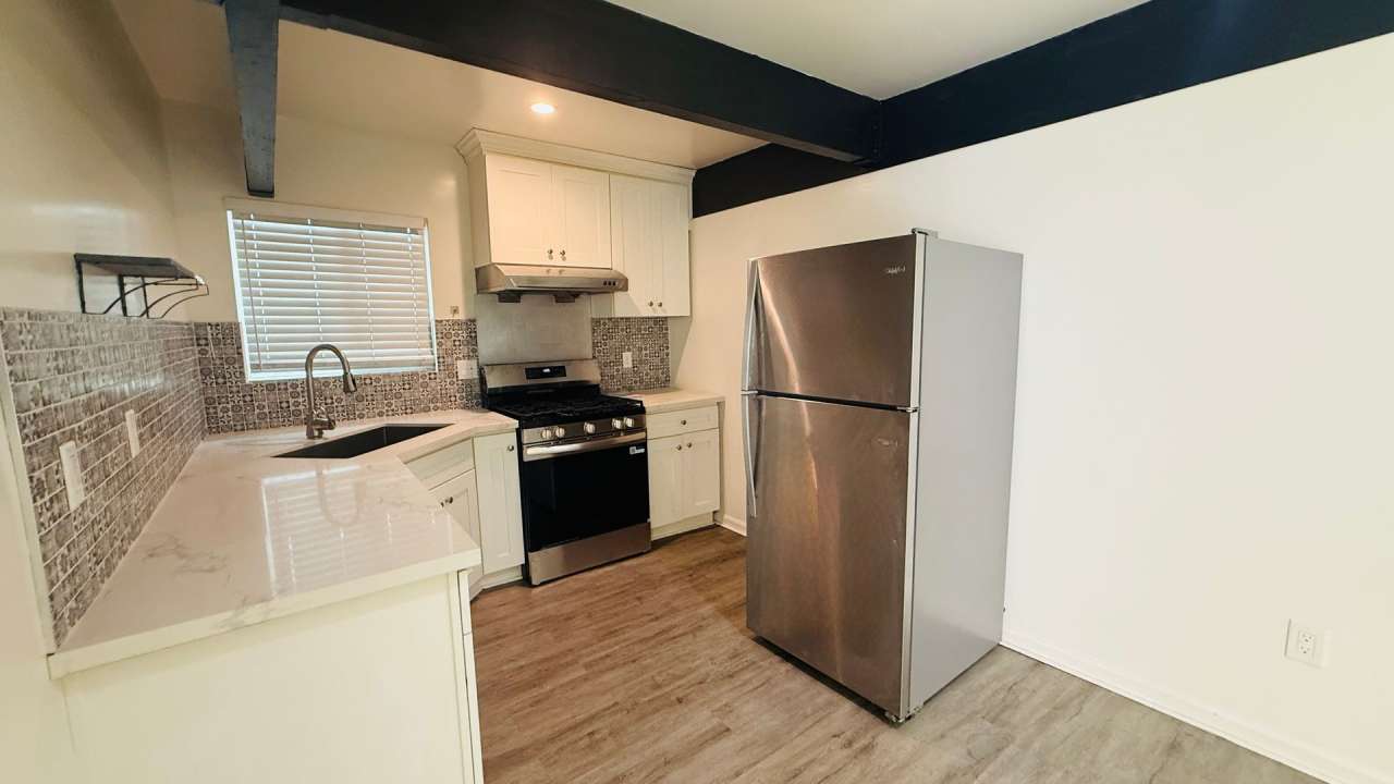Private and quiet 1-bedroom. In-unit laundry!