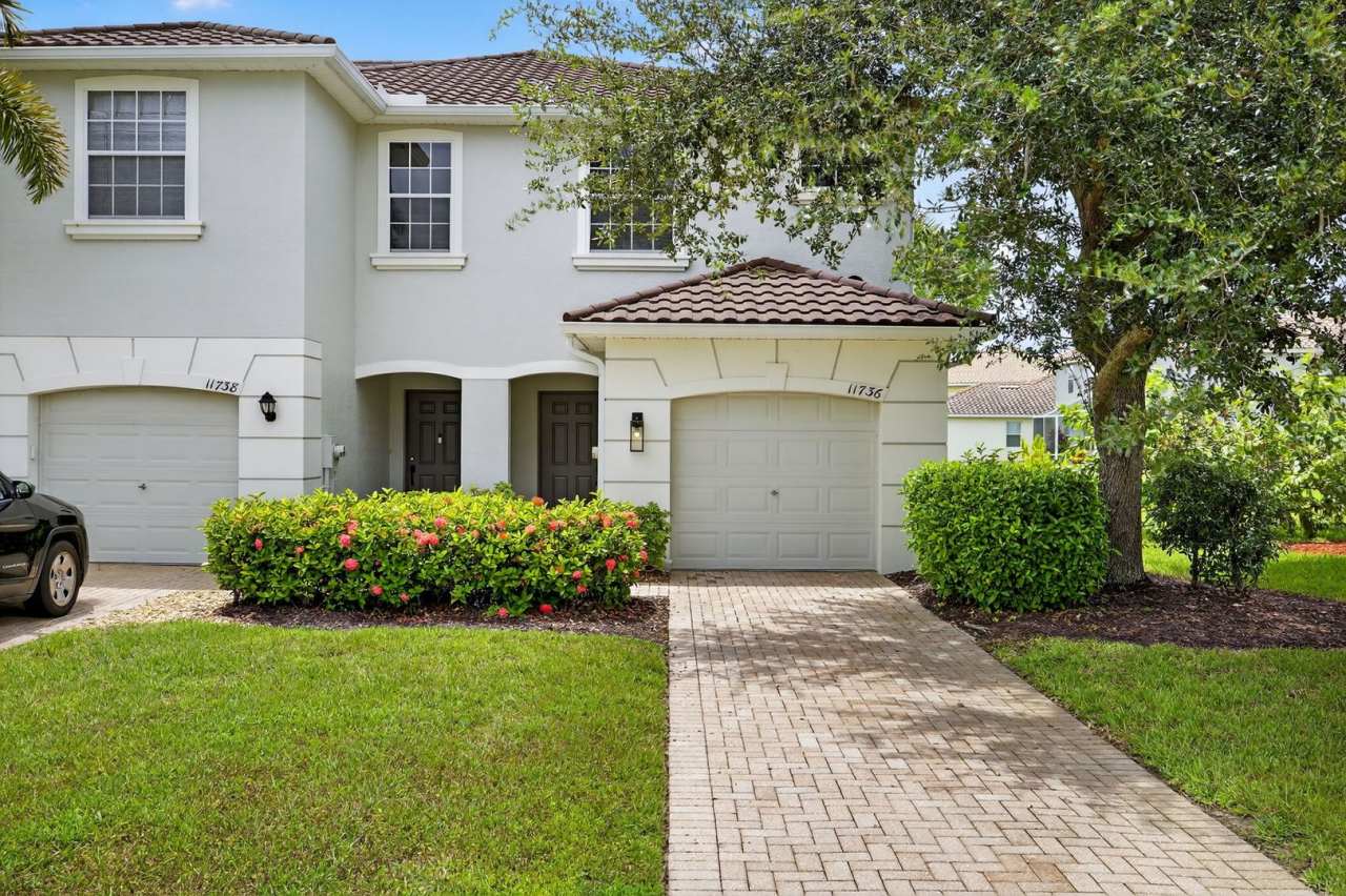 2 Bedroom 2.5 Bath With large Loft/ Office/ Play Area Townhome with Garage gated community