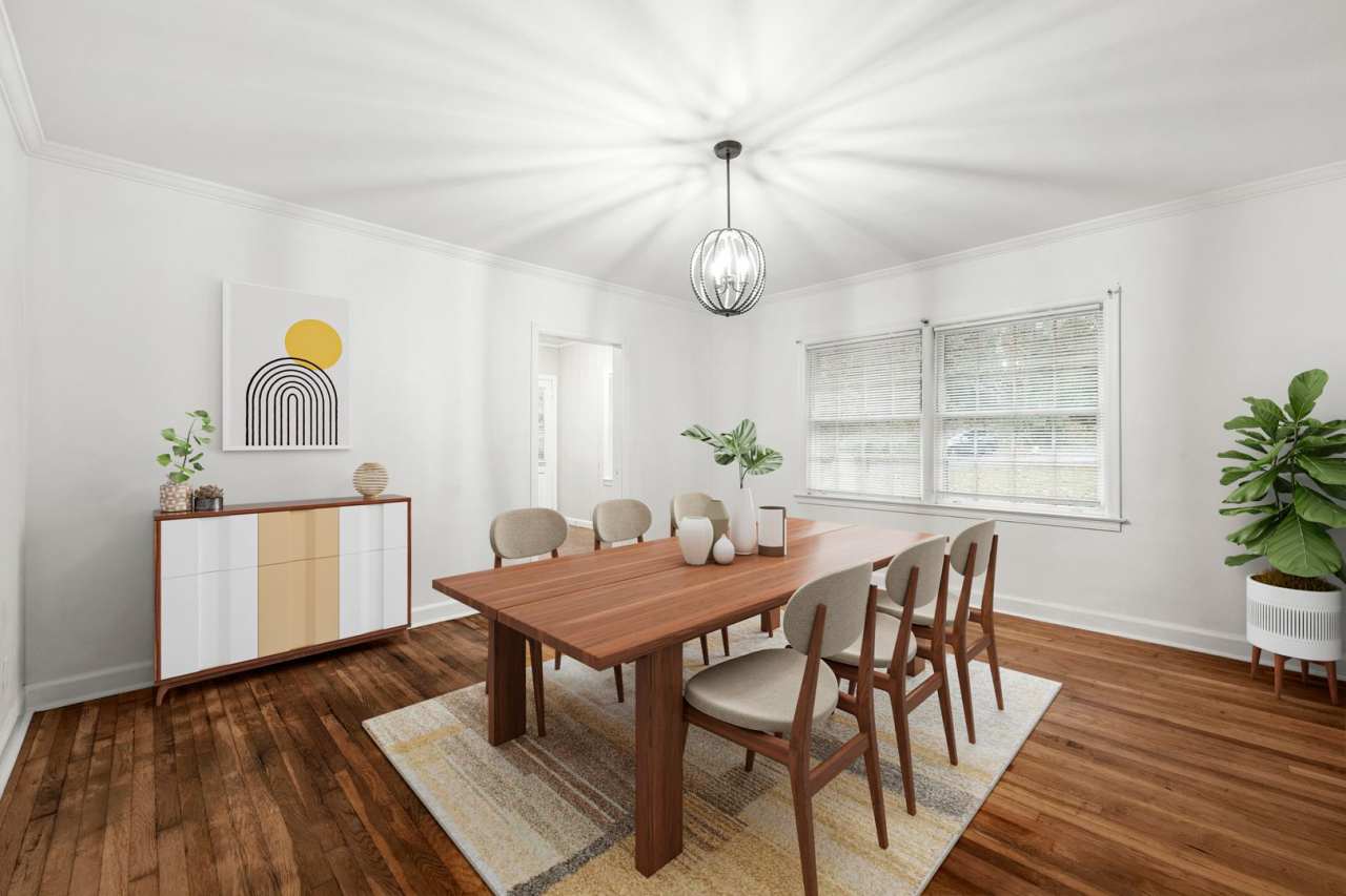 Room in 4 Bedroom Home at Stratford Rd NE