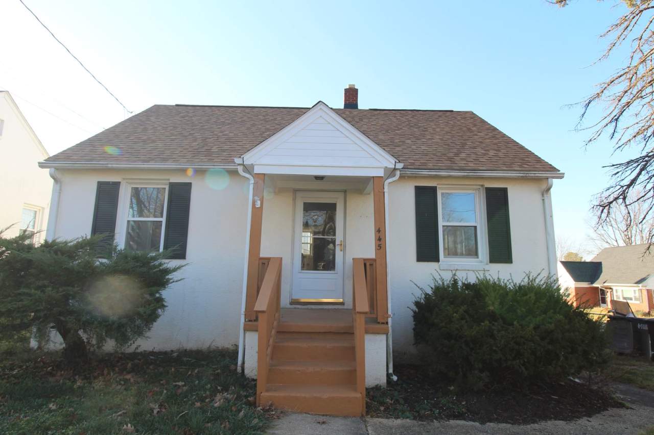 Three bed one bath. Big backyard. Street and all street parking.