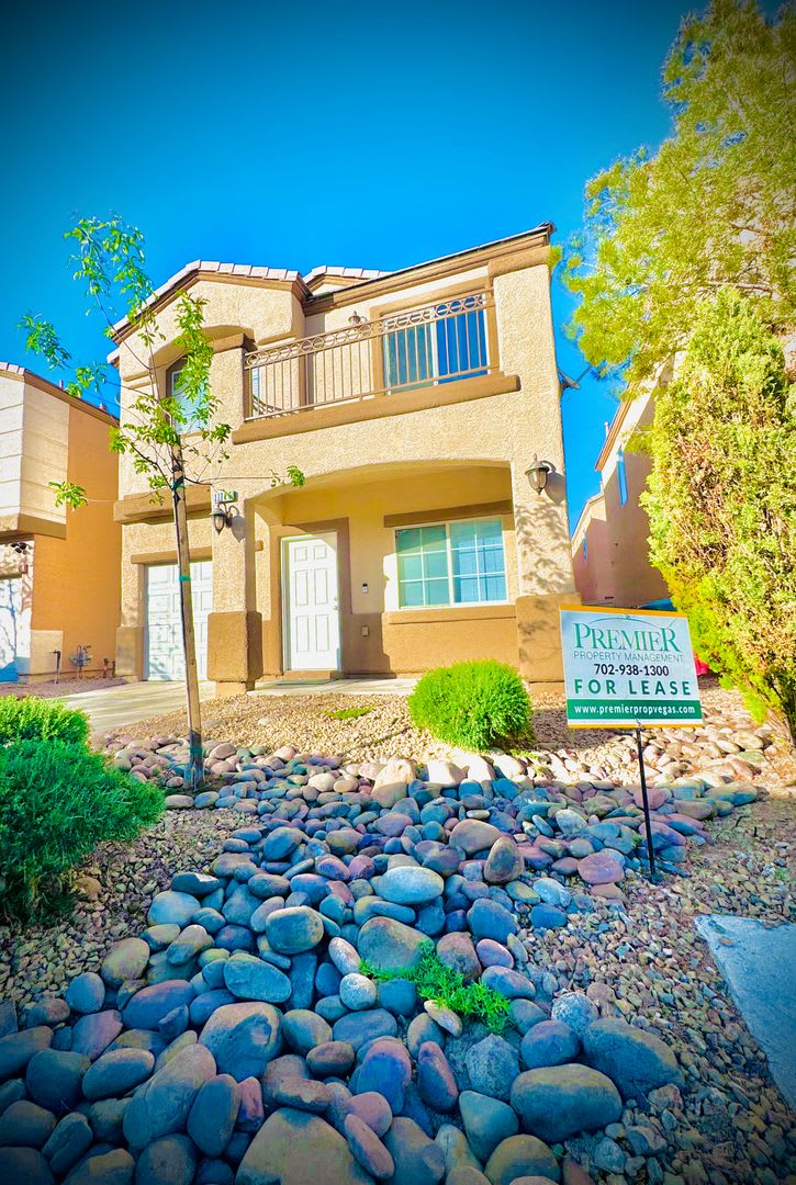 WONDERFUL  NEWLY UPGRADED HOME!!: