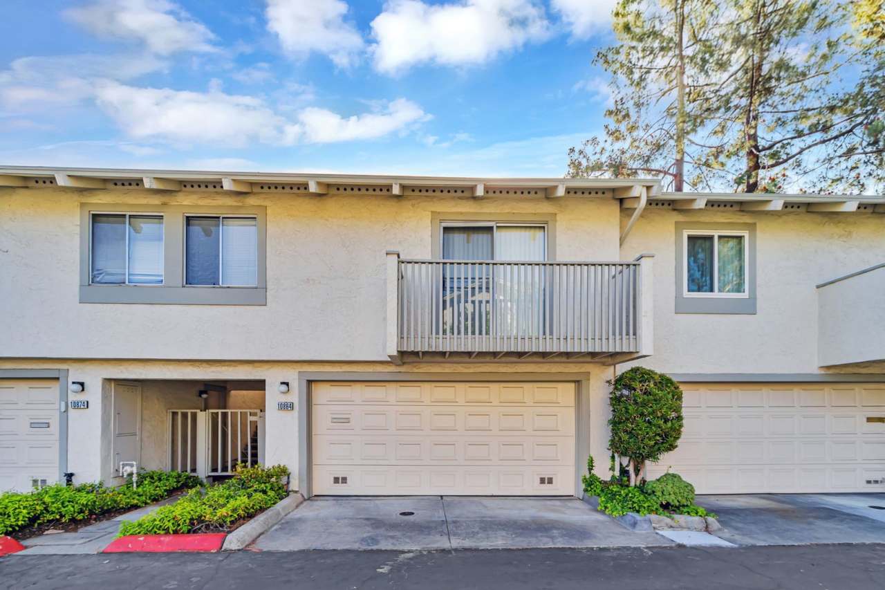 2 bedroom/2 bath, 1060 sq. ft. townhome in the Northpoint HOA!