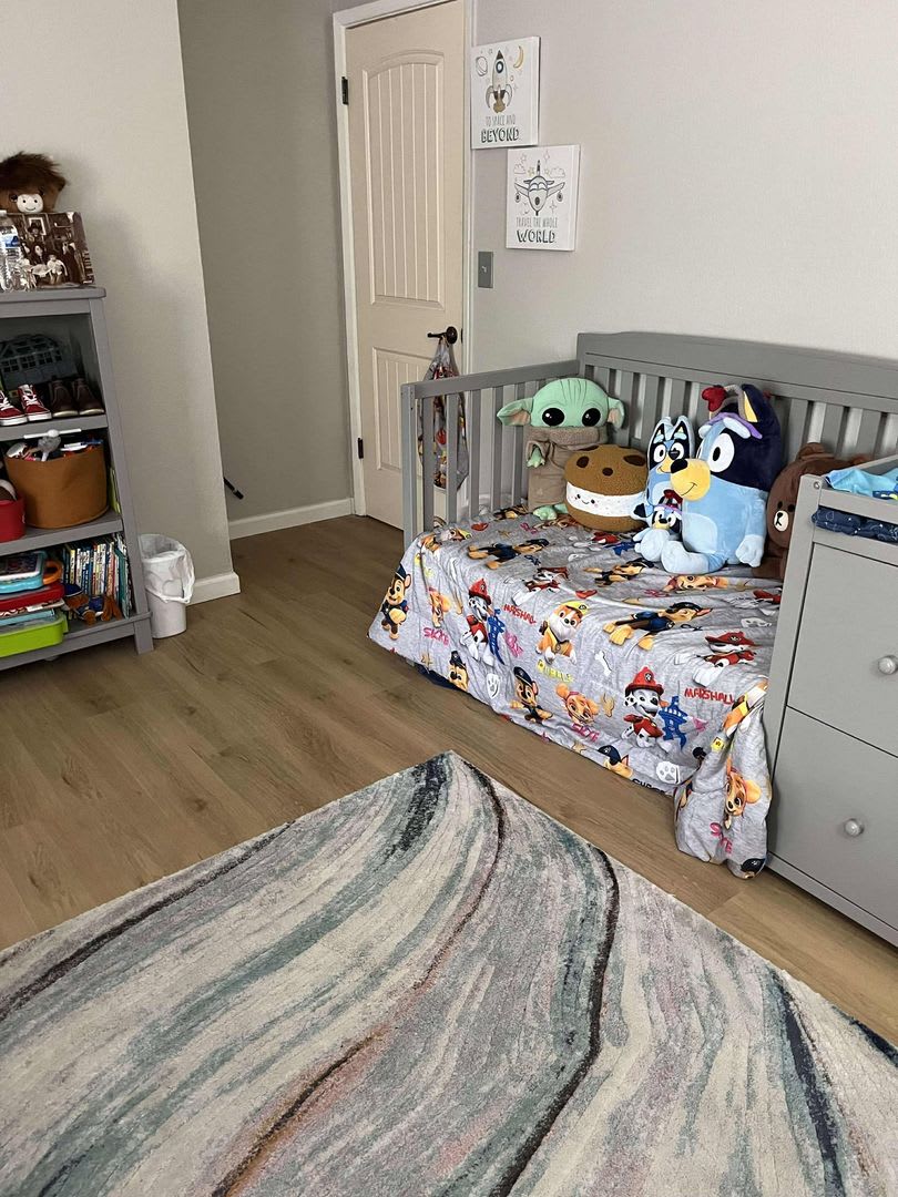 **Charming 2-Bedroom Condo for Rent – Stylish Comfort  Community Perks!