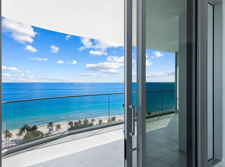 153 N Seabreeze Blvd