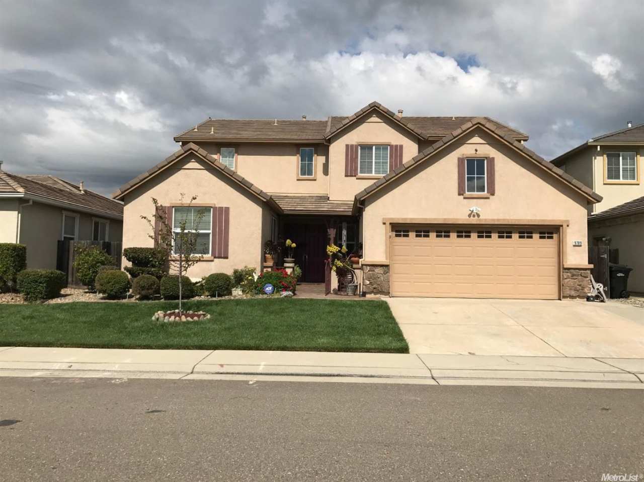 Stunning 4 Bedroom Mediterranean Oasis with Pool