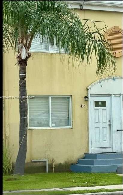 438 NW 84th Ter