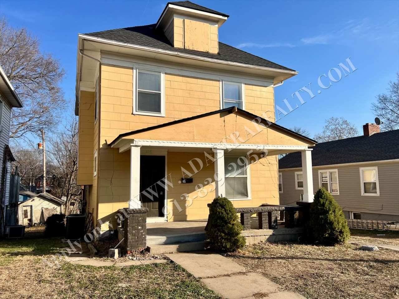 Cozy 4 Bed 2 Bath Home in KCK-Available NOW!!