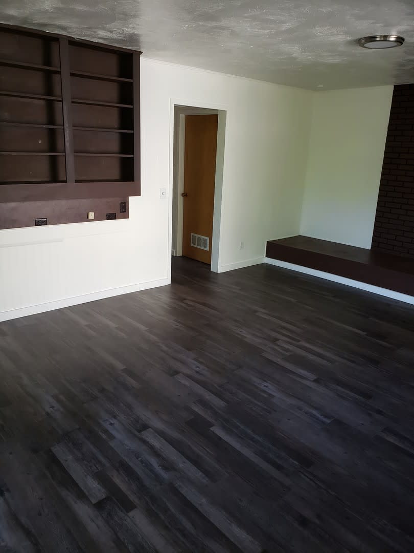 First month rent free -Spacious Duplex - 8 Minute Drive to Boise State University - 3 bedroom 1 bathroom