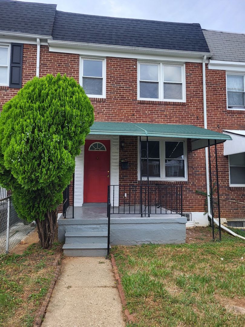 Stunning 3-Bedroom Renovated Townhome in Edmonson Village