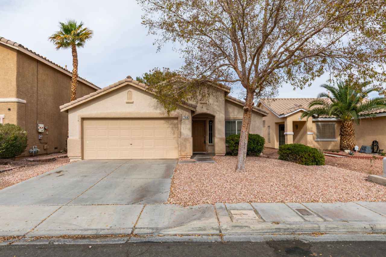 Great Single Story in Silverado Ranch Area