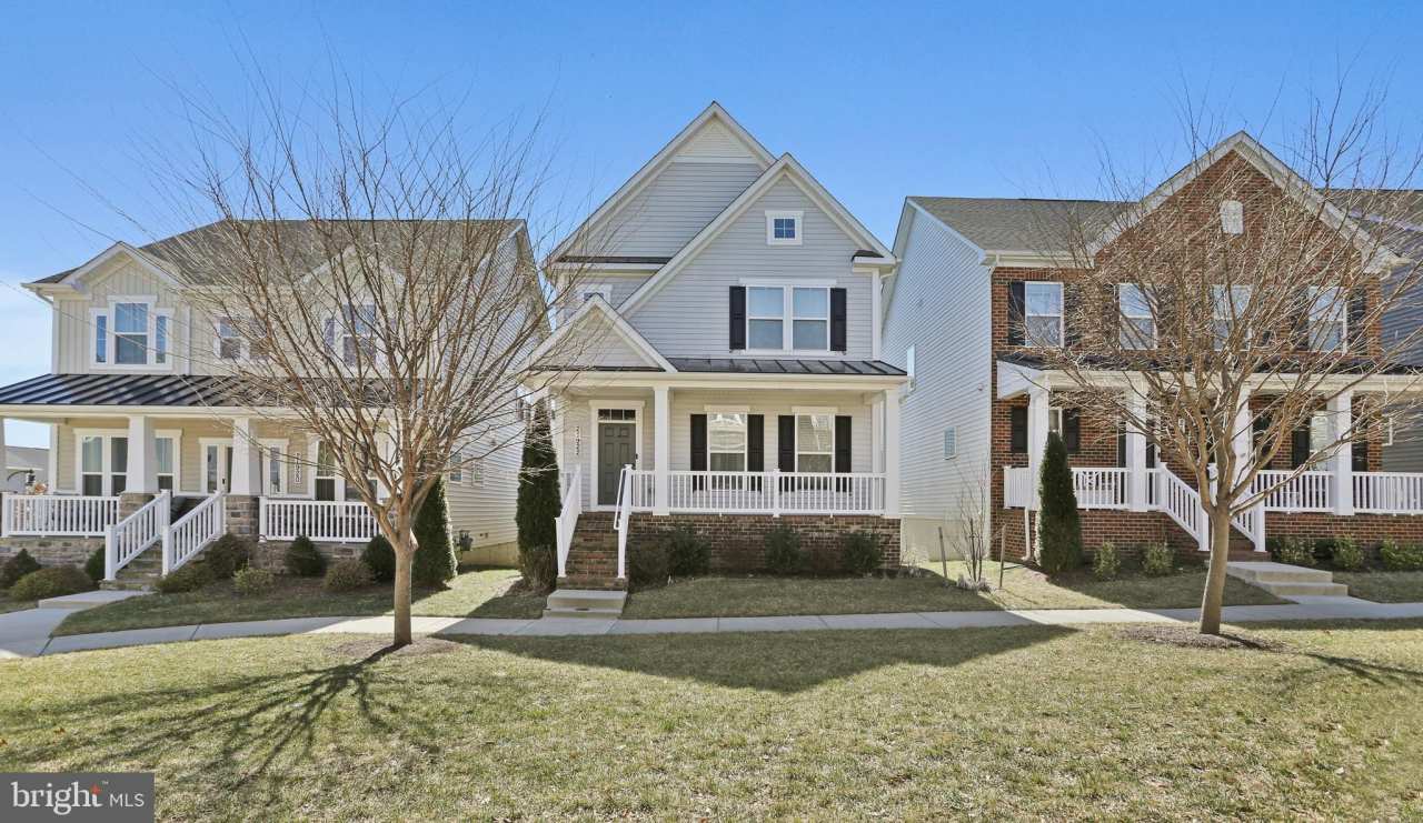 21922 MOORHEN STREET