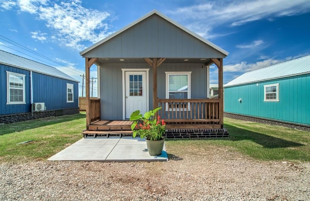 16351 W Highway 66 Highway