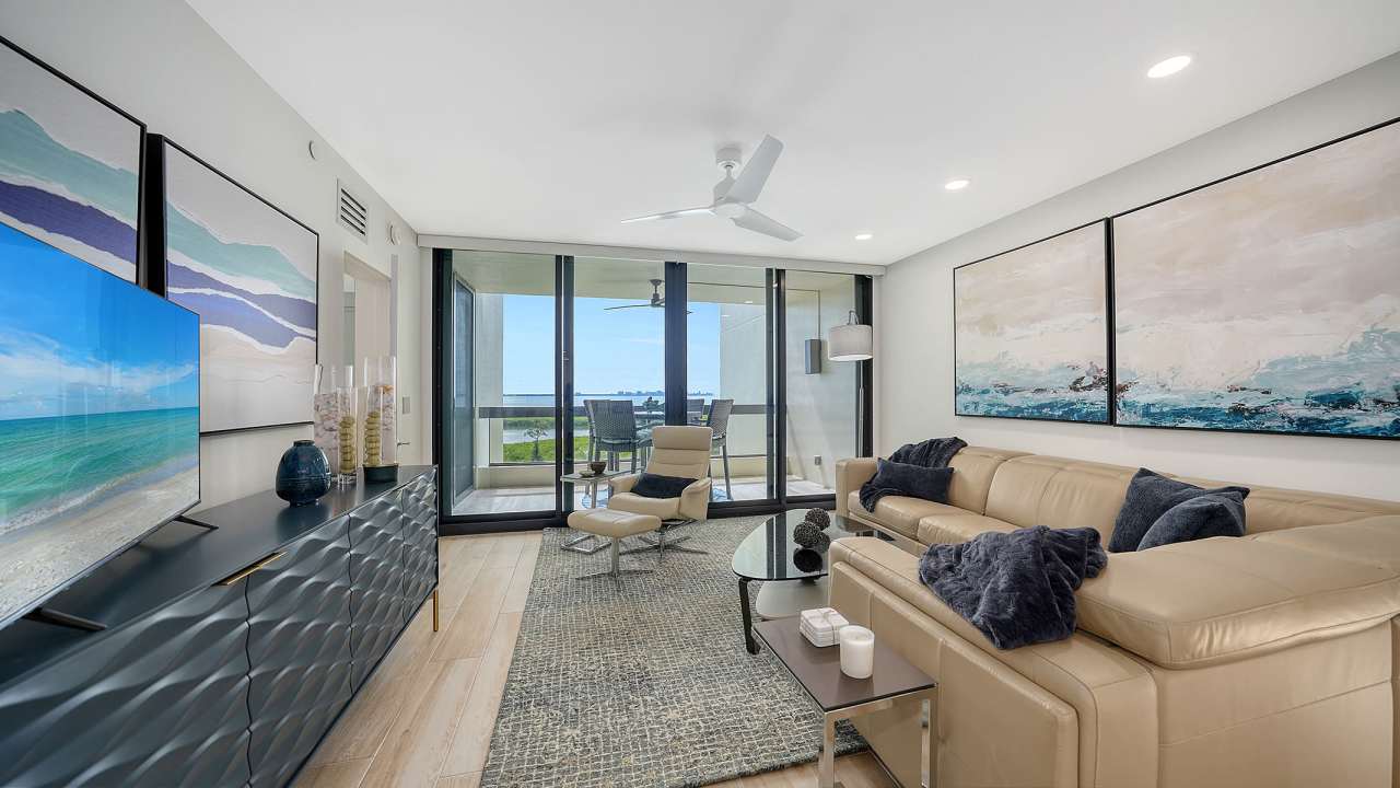 1932 Harbourside Drive