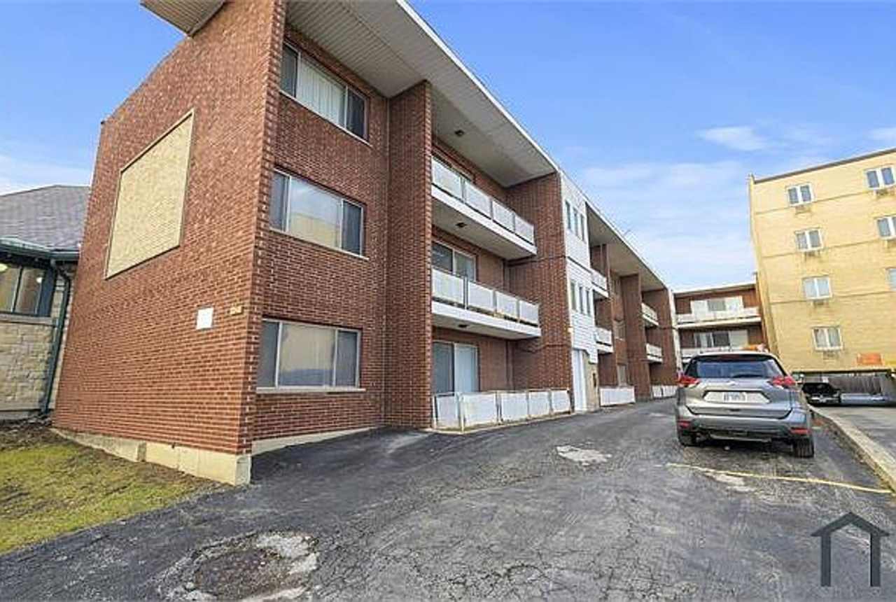 2040 W 111th