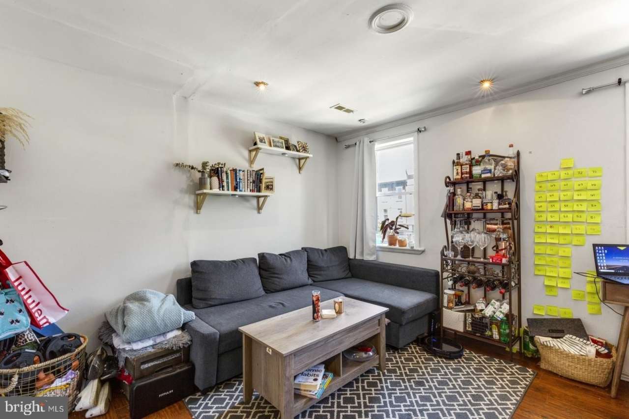 238 W GIRARD Avenue unit: 2