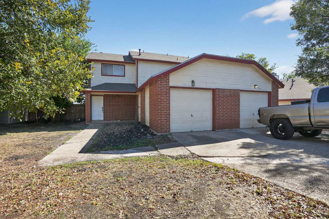 **6 Weeks Free!!** Beautifully Upgraded 2-Bedroom Home in a Great Location!