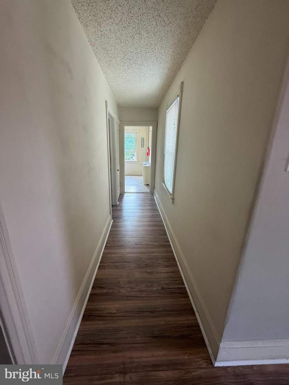 388 W LANCASTER Avenue