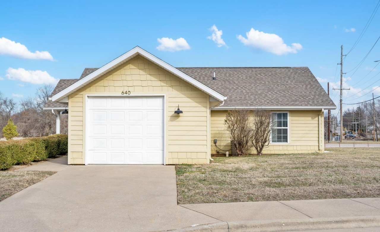 640 E Sunset Street