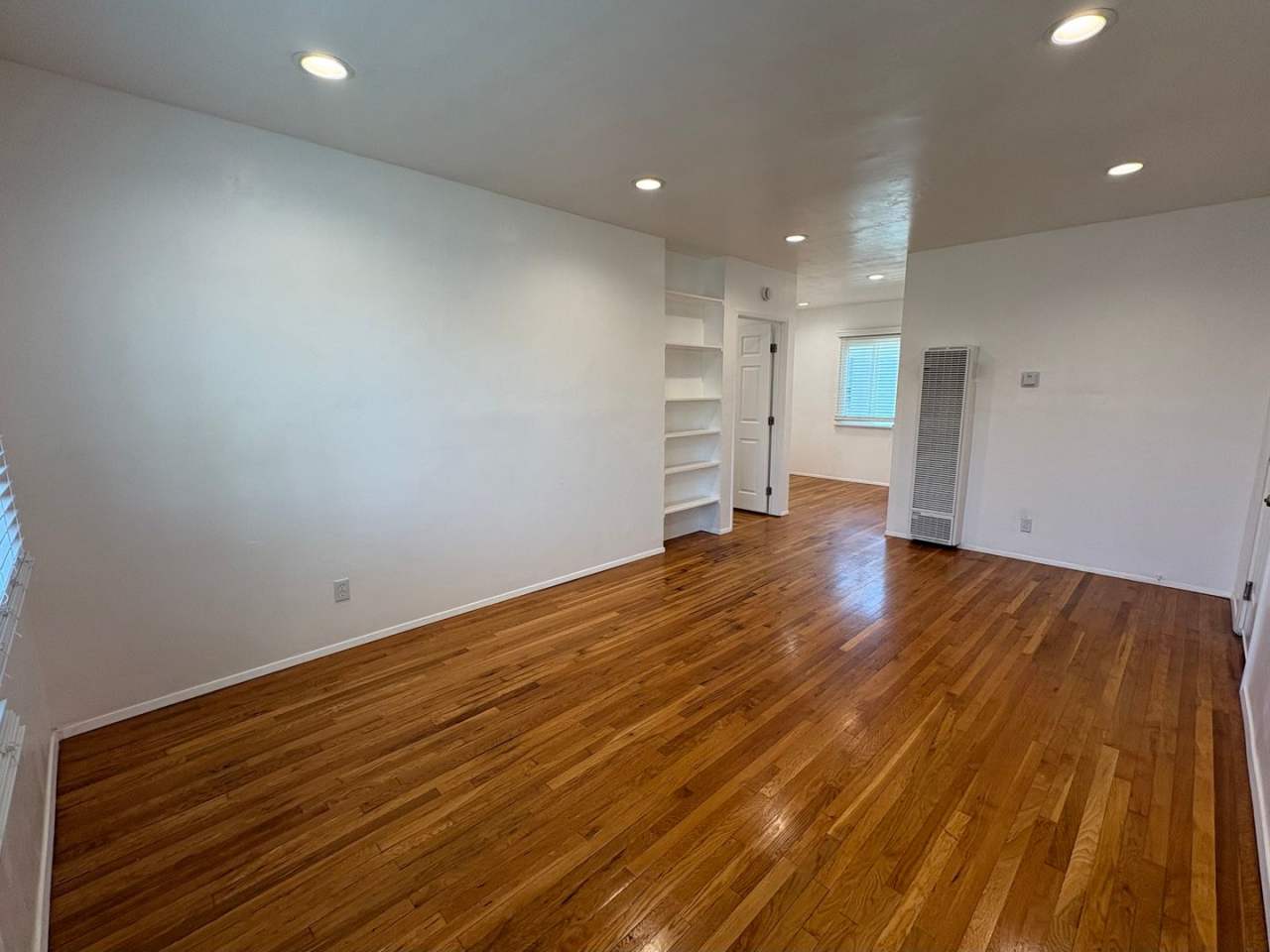 Exemplifying Style, Serenity  Lifestyle! Upstairs ~ 1 Bedroom / 1 Bathroom!