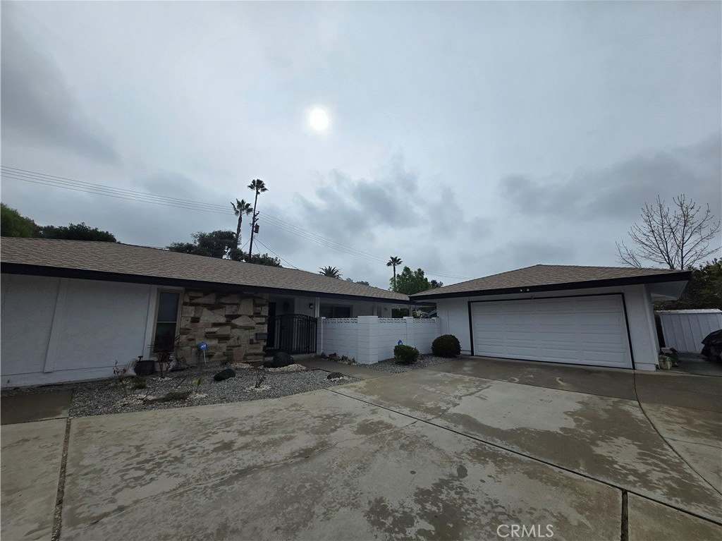 23572 Casa Loma Drive